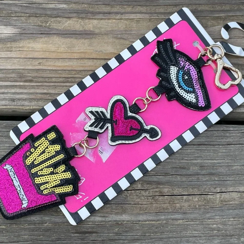 Betsey Johnson Key chains Heart, Eye French Fries Gold Tone Hardware Keys Holder - Picture 3 of 9
